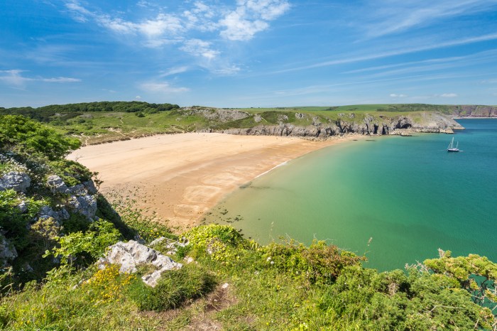 Barafundle bay beach discovering pembrokeshire national